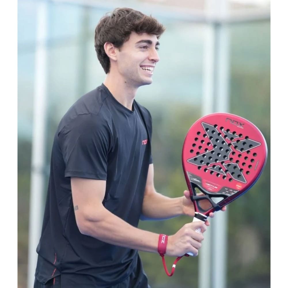 Nox Edu Alonso EA10 Ventus Hybrid 12K Xtrem – Der Padelschläger Für Power Und Kontrolle, Rot/Schwarz Nox Edu Alonso EA10 Ventus Hybrid 12K Xtrem – Der Padelschläger Für Power Und Kontrolle, Rot/Schwarz